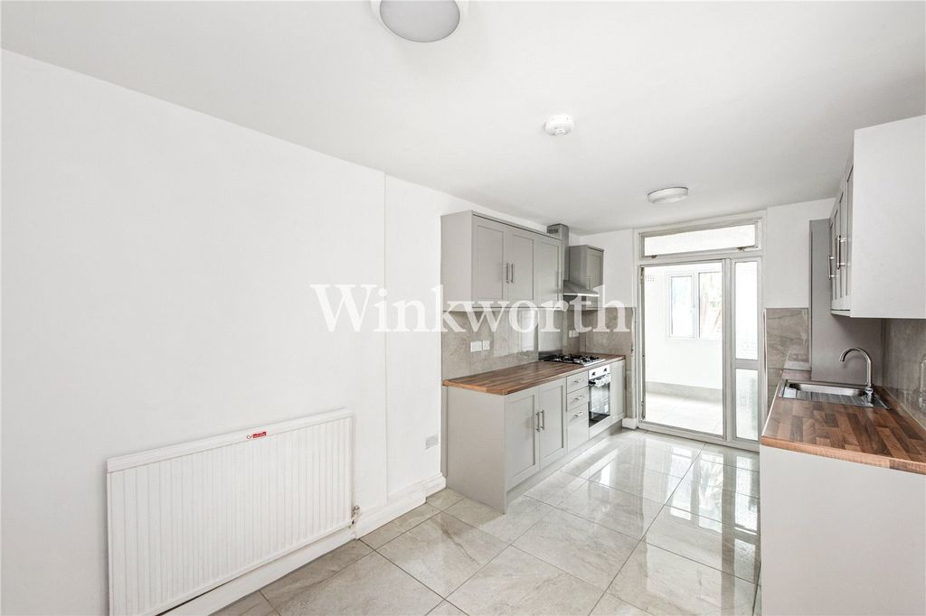 Property photo 3 of 15 Picture No. 24