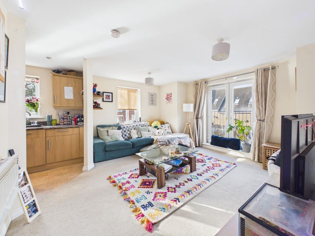 Property photo 2 of 7 Cam04899G0-Pr0288-Still004.Jpg