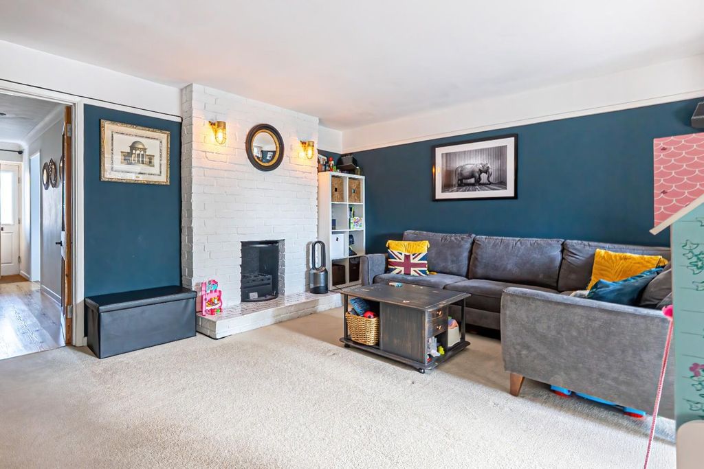 Property photo 3 of 14