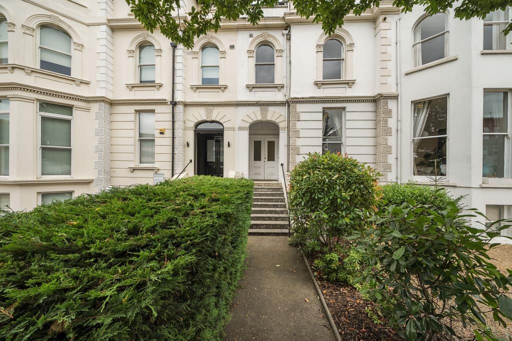 Property photo 1 of 7 External View