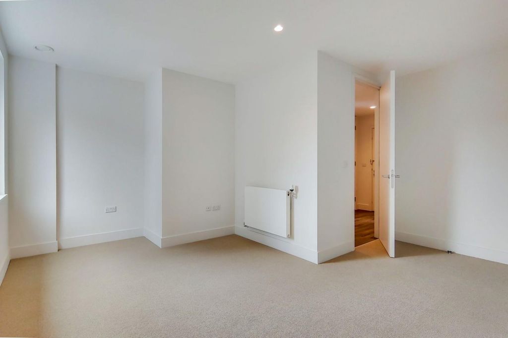 Property photo 3 of 11 Image