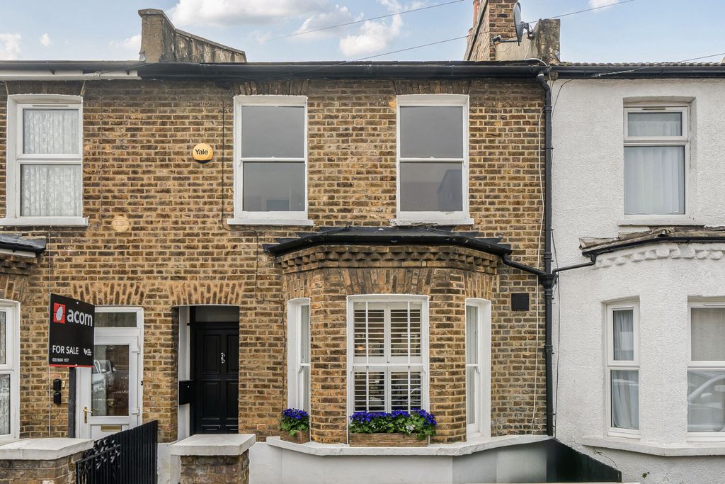 Property photo 1 of 18 1422024-3-69A8257...
