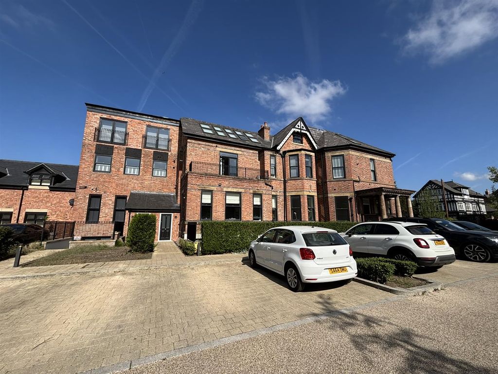 Property photo 1 of 20 External