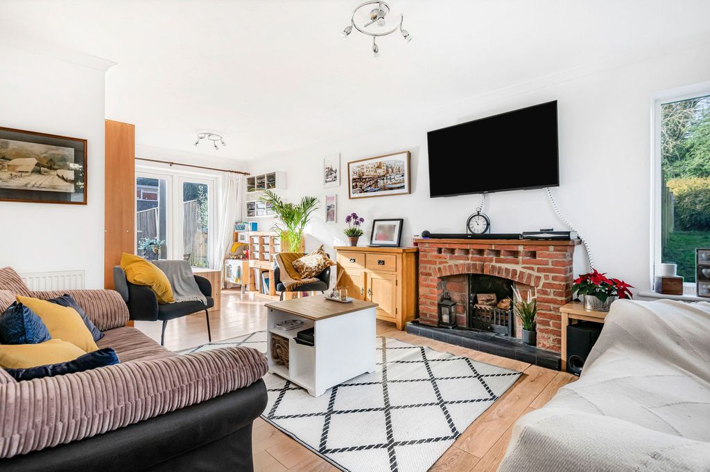 Property photo 2 of 17