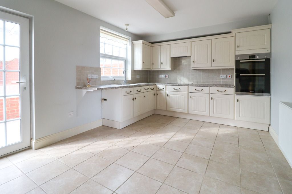 Property photo 3 of 17 4933006