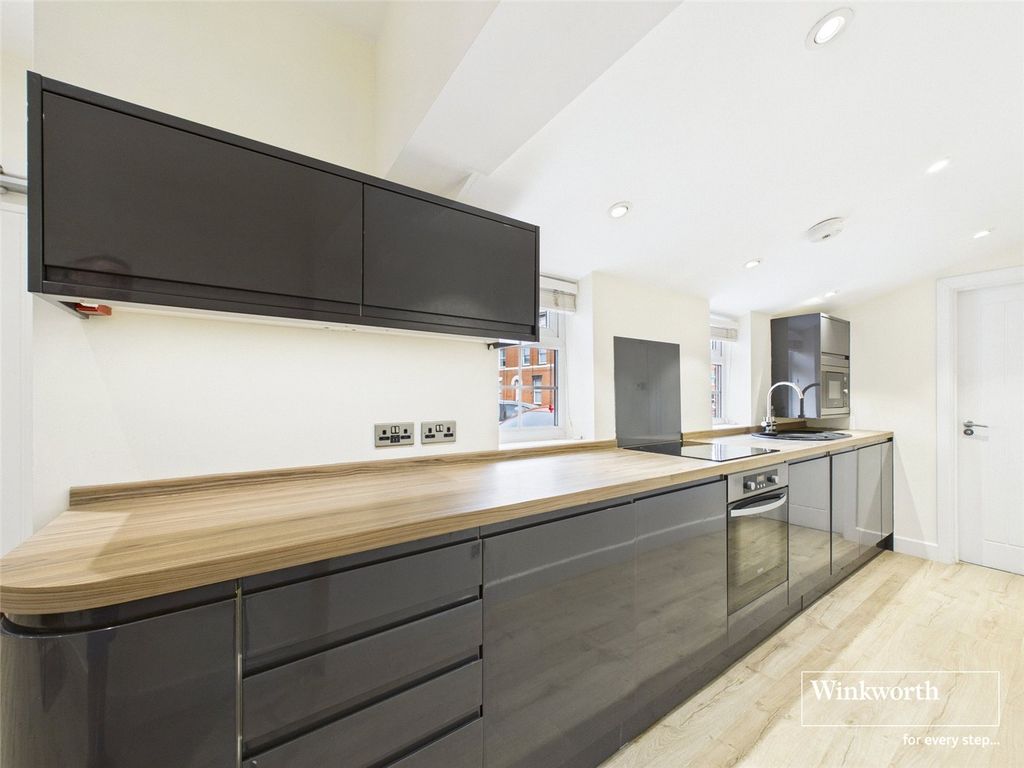 Property photo 2 of 12 Picture No. 11