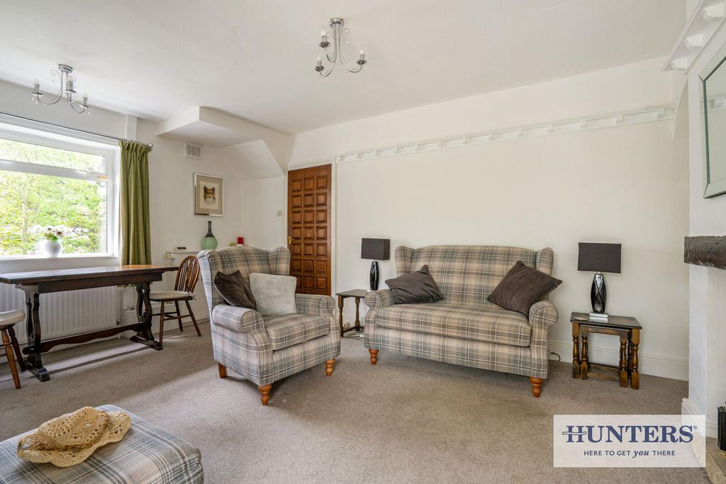 Property photo 3 of 20 Living Room