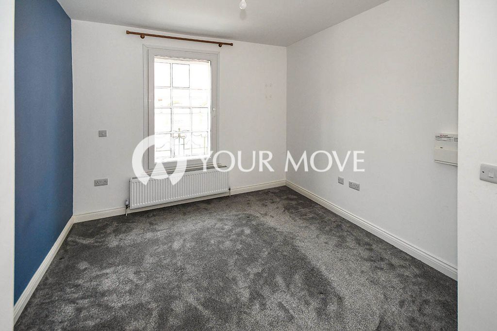 Property photo 3 of 8 Bedroom