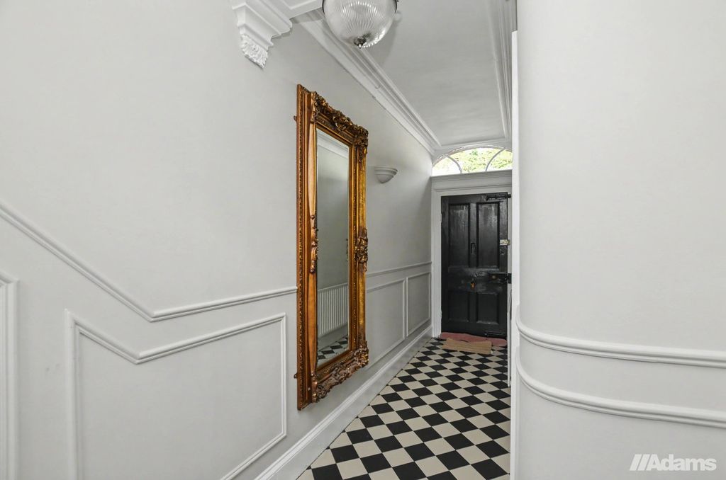 Property photo 1 of 43