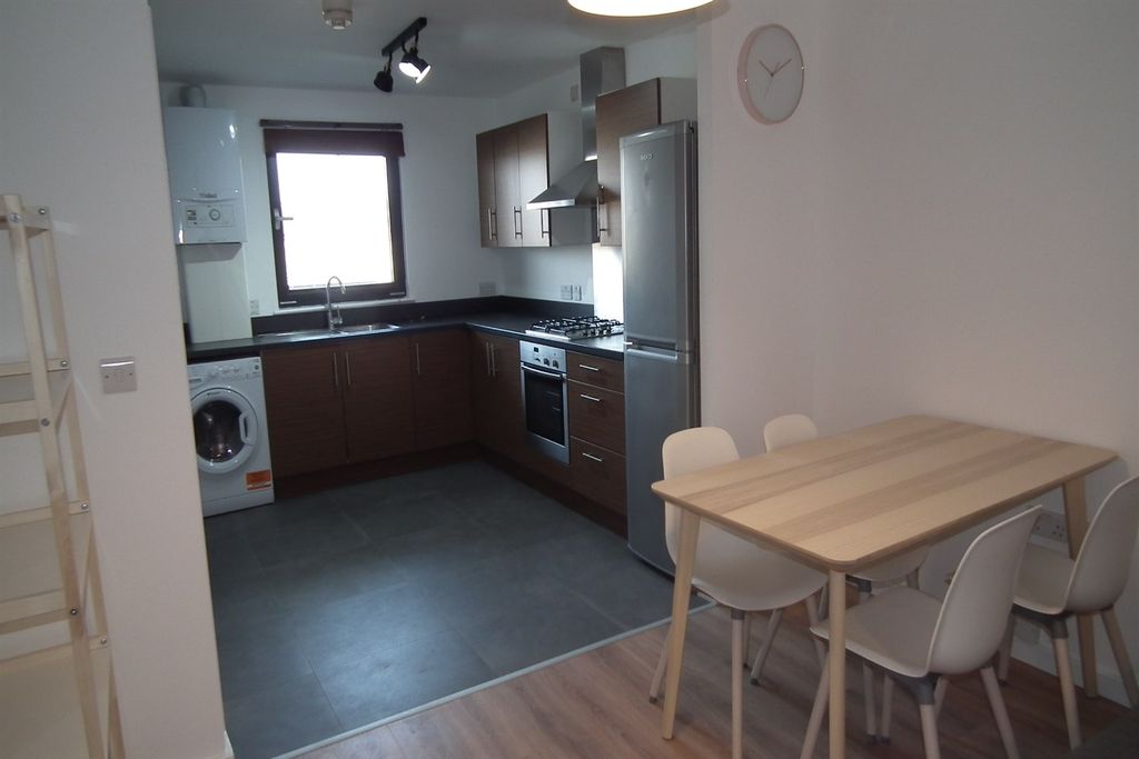 Property photo 2 of 9 Kitchen