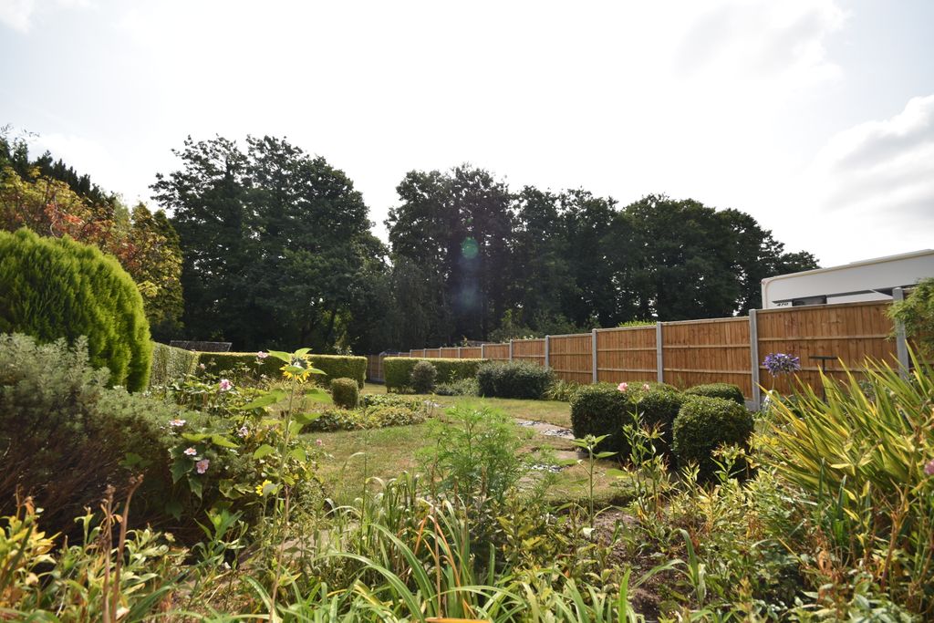 Property photo 2 of 15 Garden