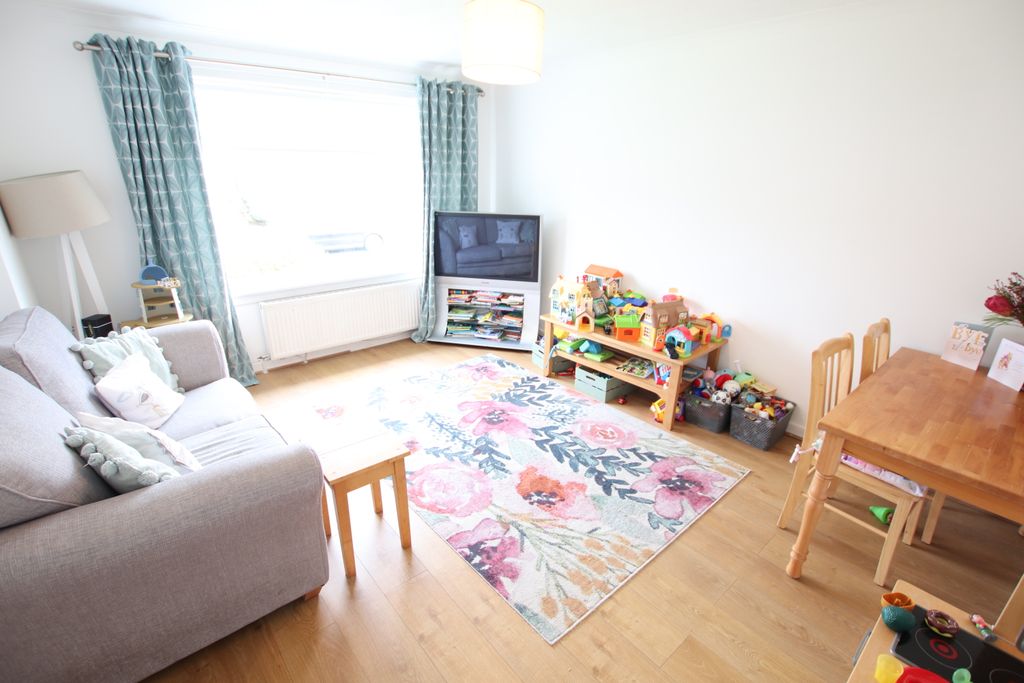 Property photo 2 of 6 Lounge