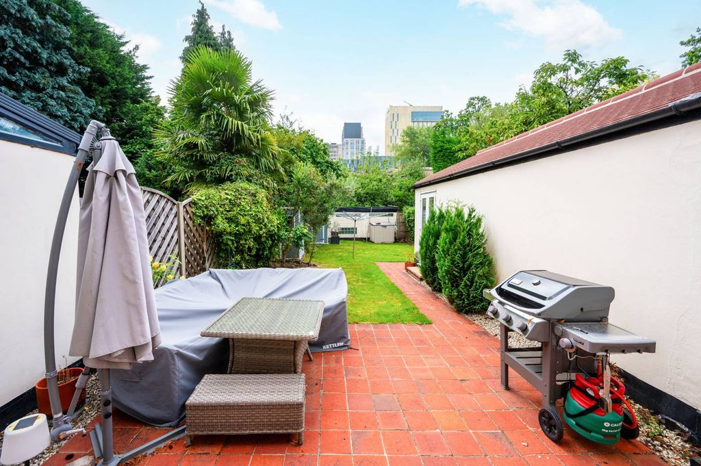 Property photo 3 of 18