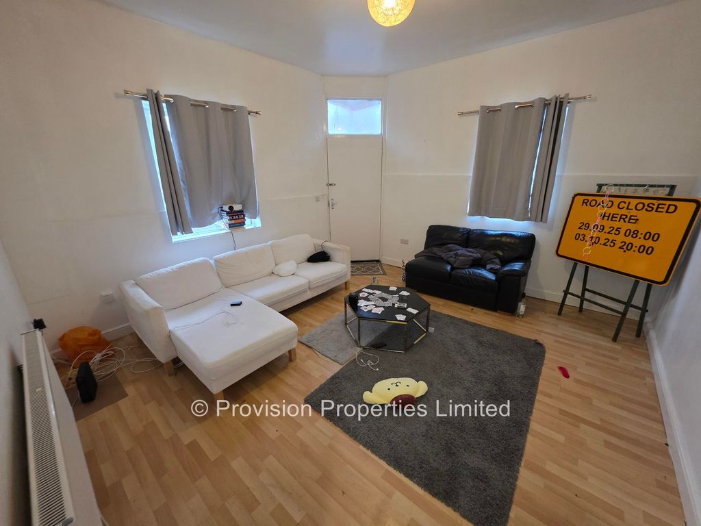 Property photo 2 of 7 Photo