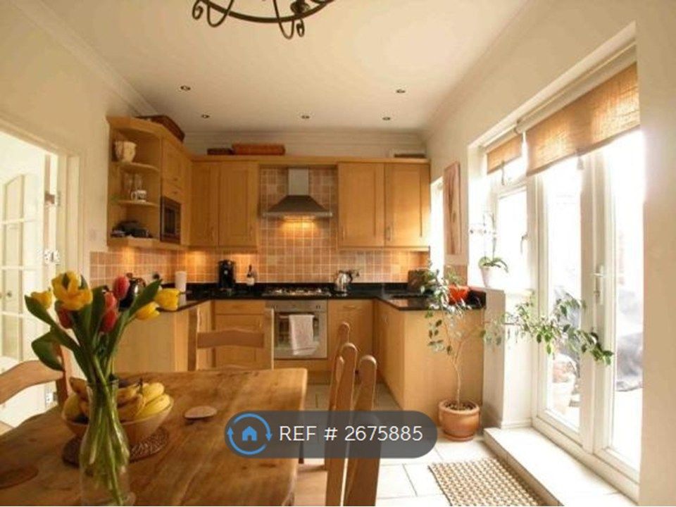 Property photo 3 of 5 Kitchen