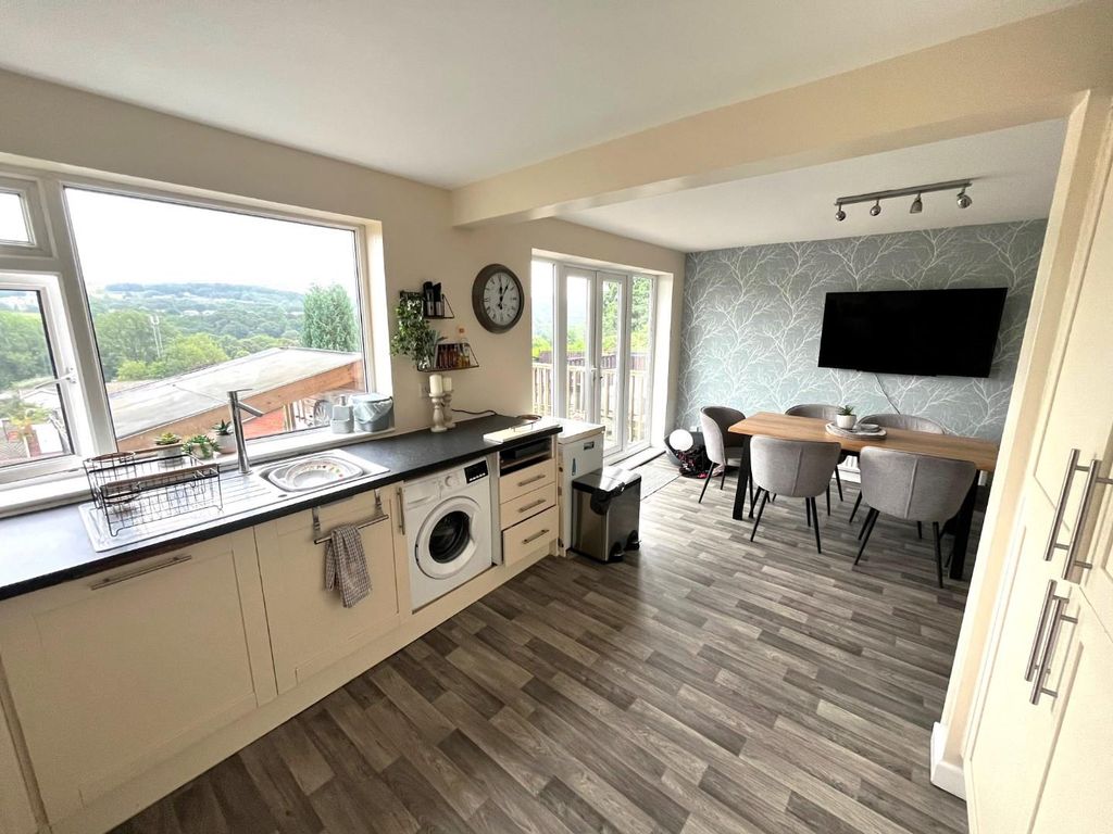 Property photo 3 of 18 10.Jpg