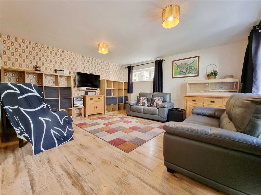 Property photo 3 of 16 Lounge Diner: