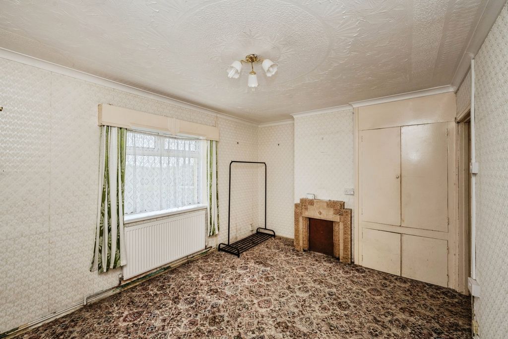 Property photo 2 of 17 Photo