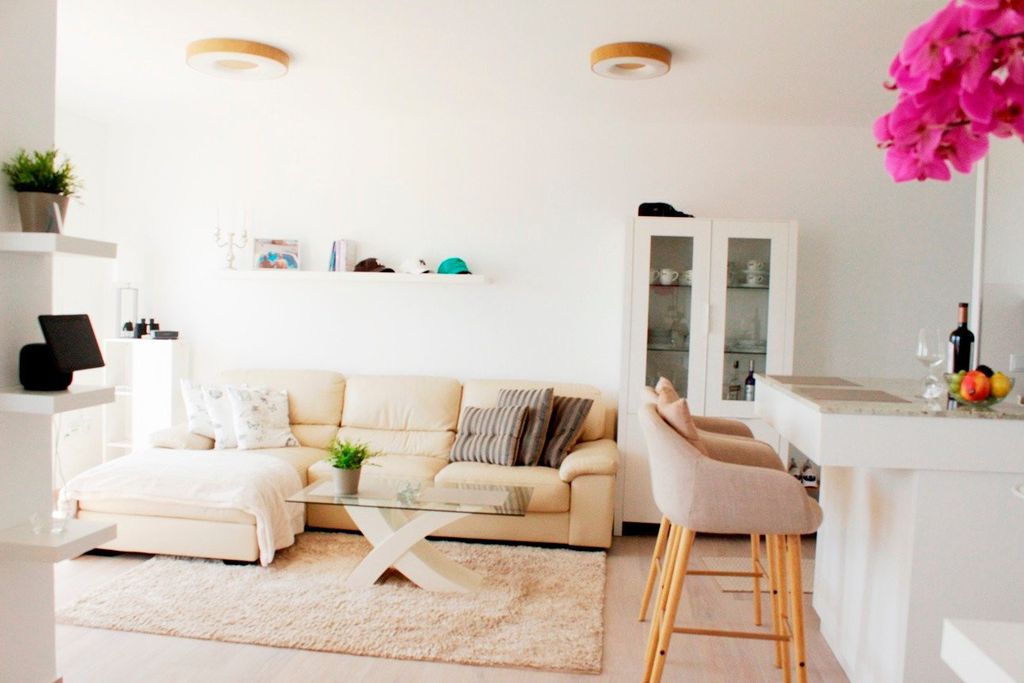 Property photo 2 of 25