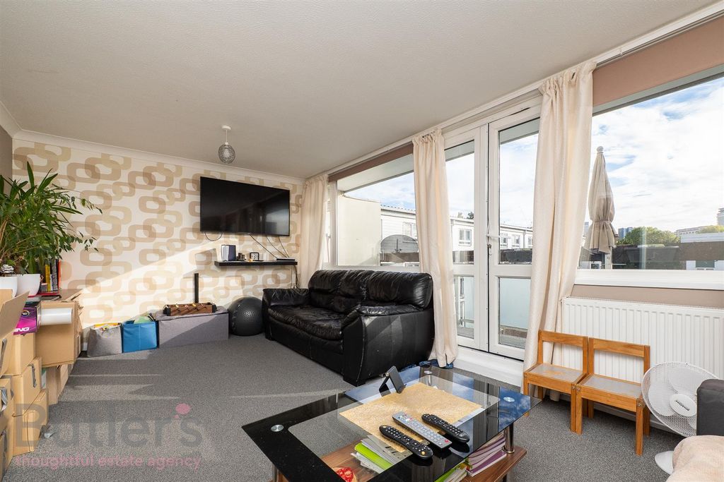 Property photo 3 of 13 Newlyn20-003_Wm.Jpg