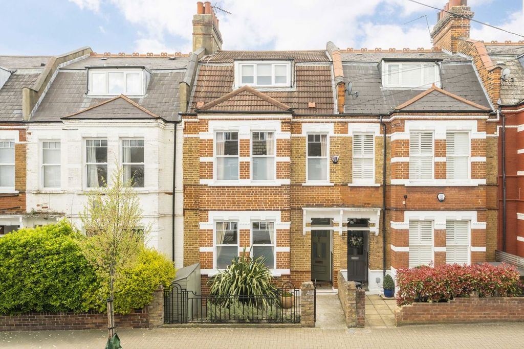 Property photo 1 of 11