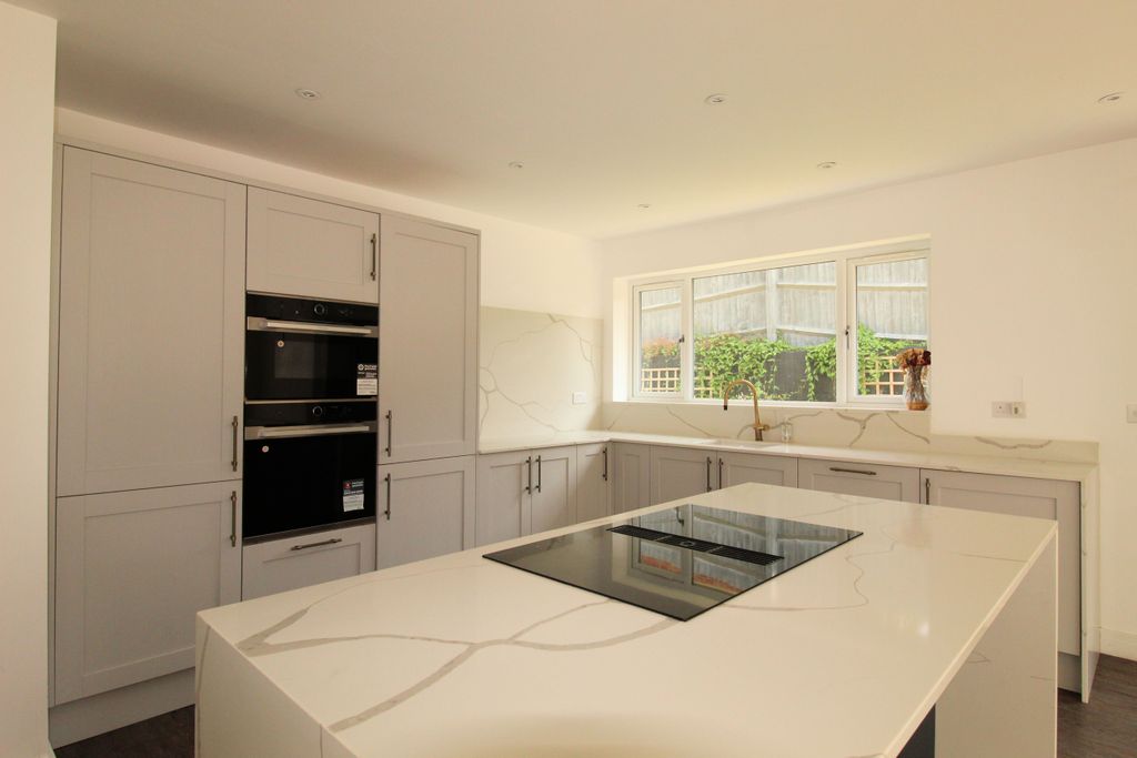 Property photo 3 of 14 Img_38533
