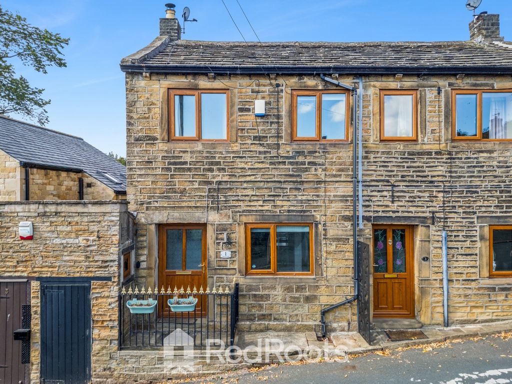 Property photo 2 of 25 4451163