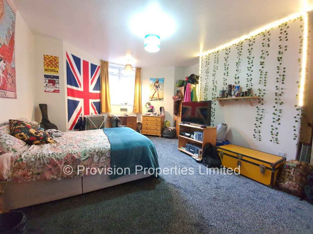 Property photo 3 of 8 Photo