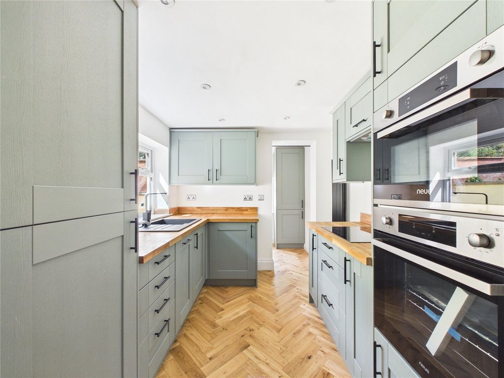 Property photo 1 of 18 Picture No. 08