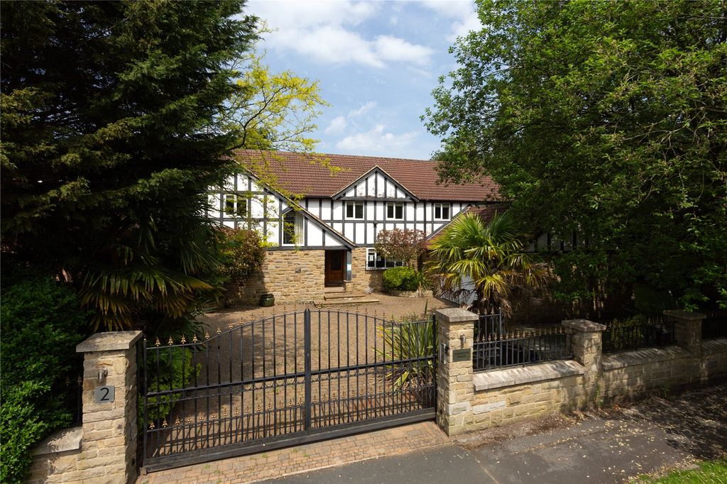 Property photo 1 of 19 Entrance