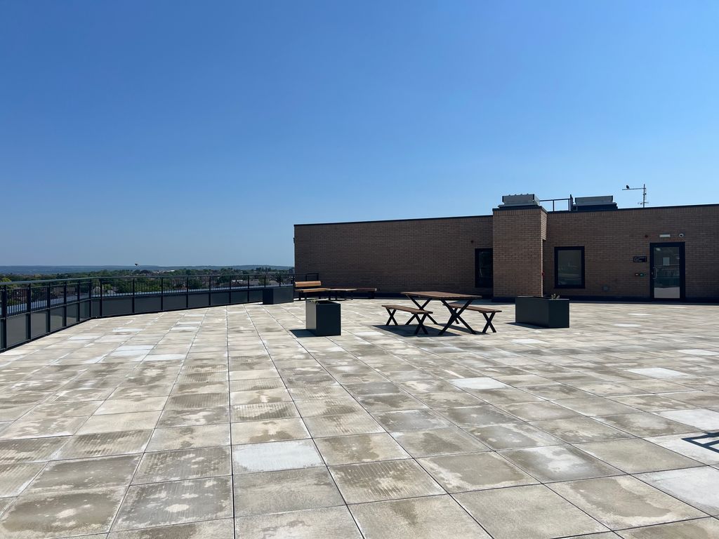 Property photo 3 of 11 Terrace