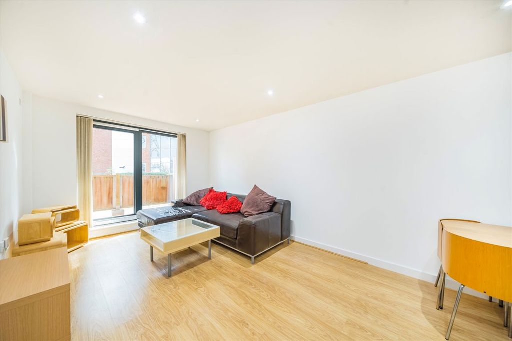 Property photo 2 of 5