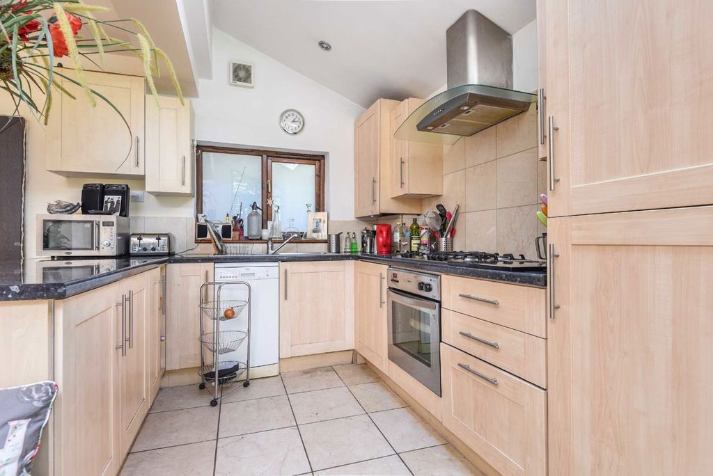 Property photo 2 of 4