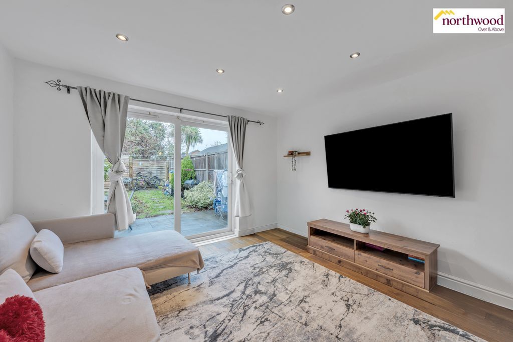 Property photo 2 of 14