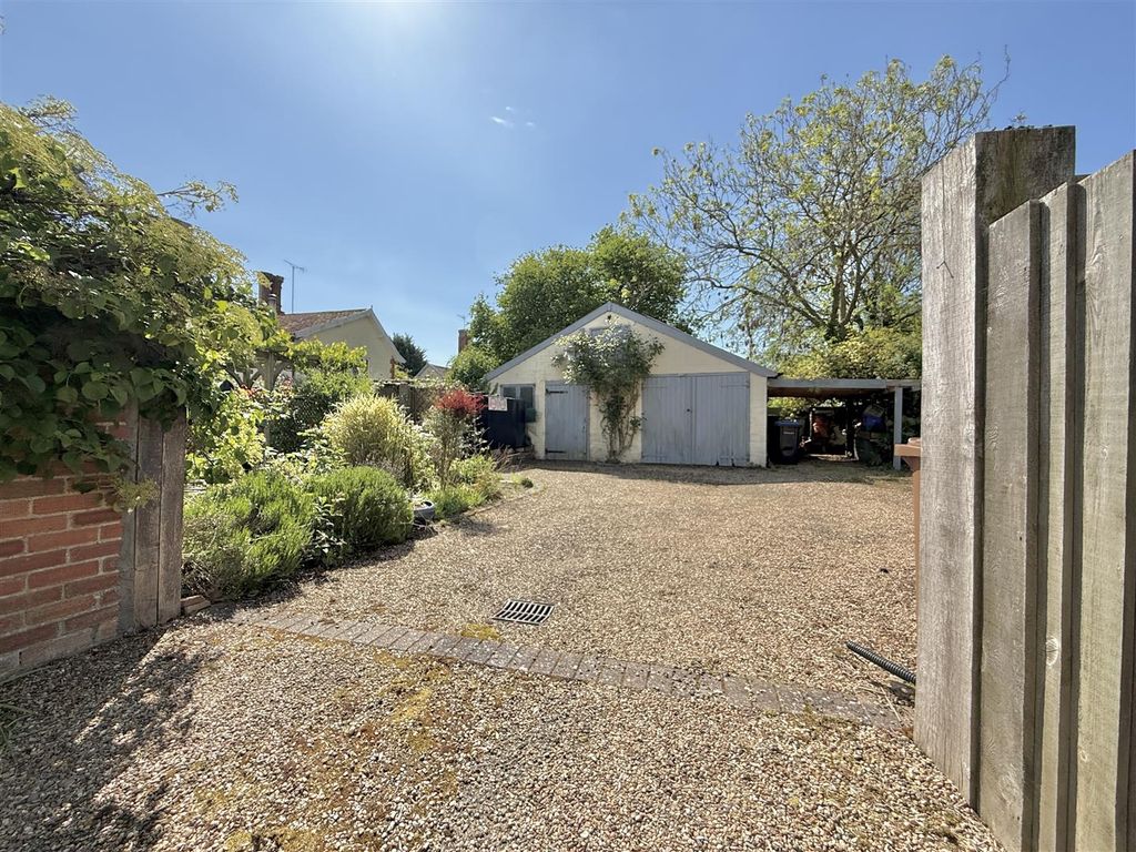 Property photo 3 of 24
