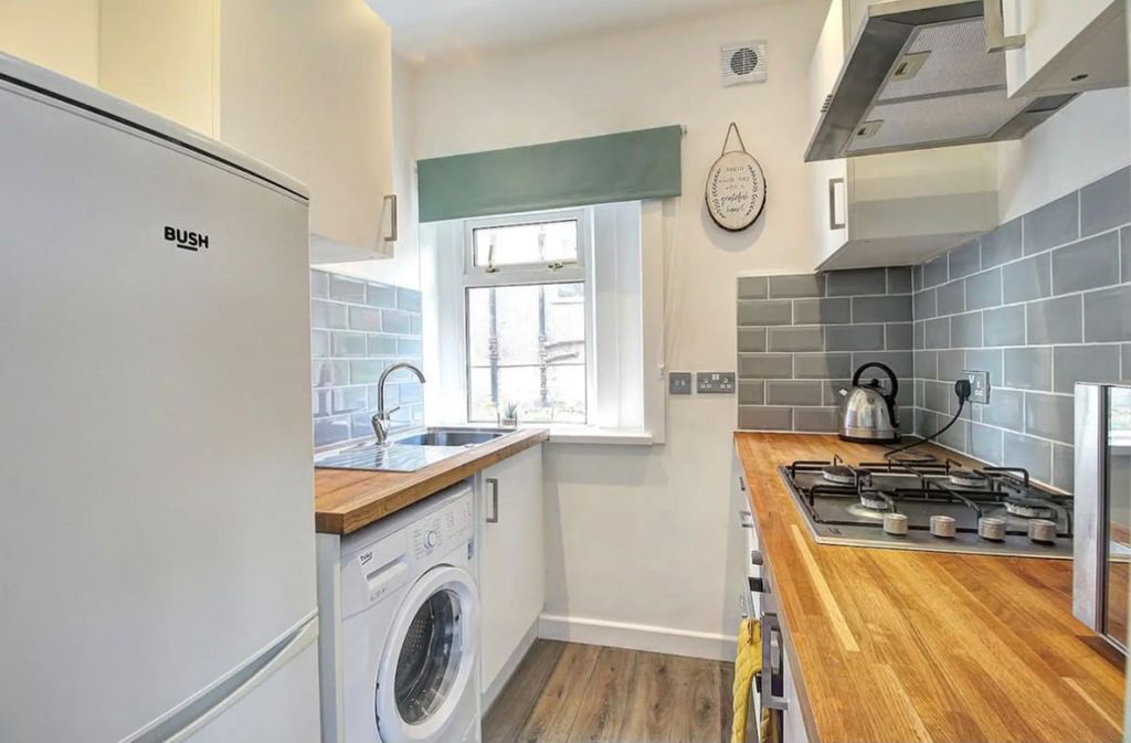 Property photo 1 of 6