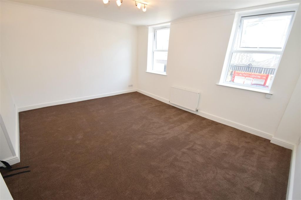 Property photo 1 of 3