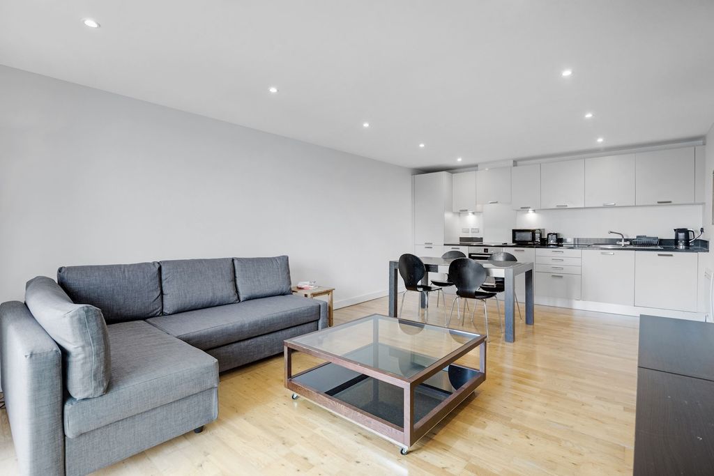 Property photo 3 of 11 11-6A2884021-Gwl-Jj-Lant St-11-Medium