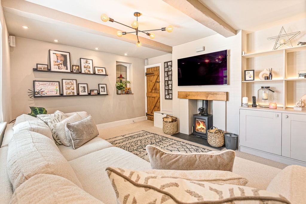 Property photo 3 of 41