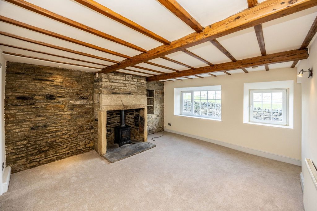 Property photo 3 of 31