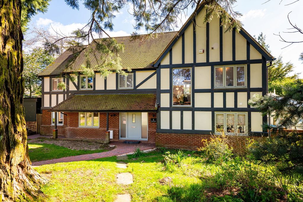 Property photo 1 of 26