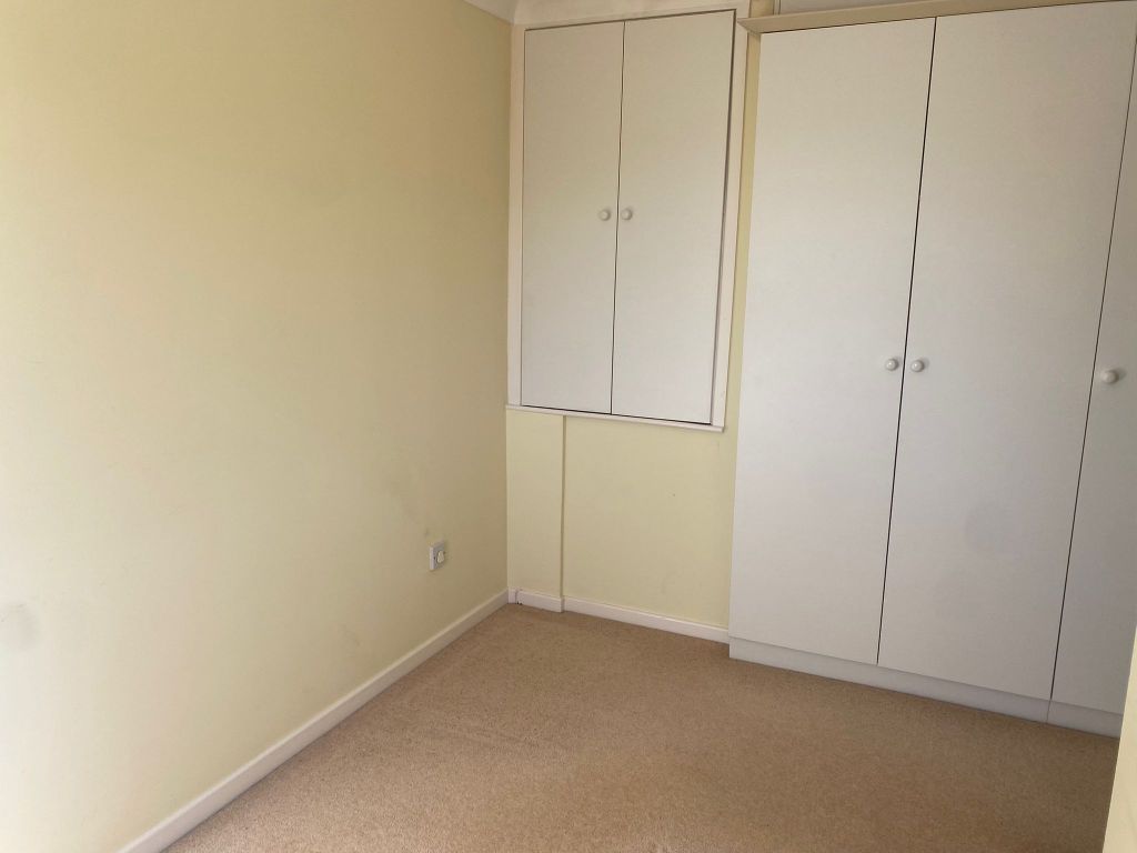 Property photo 3 of 7 Bedroom 1