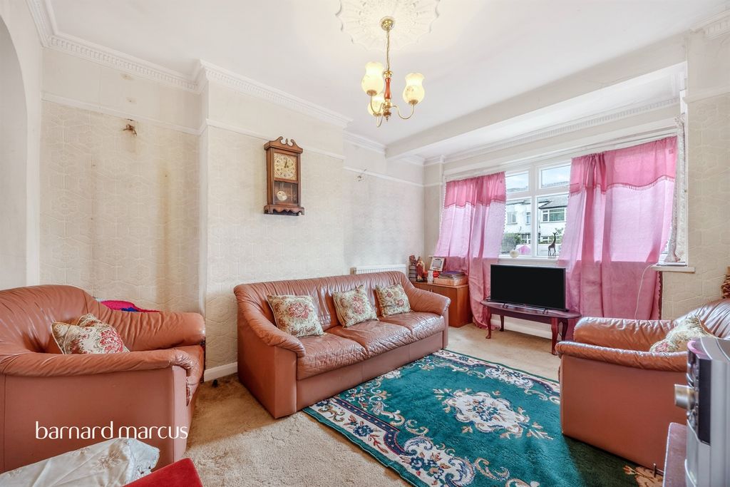 Property photo 2 of 17