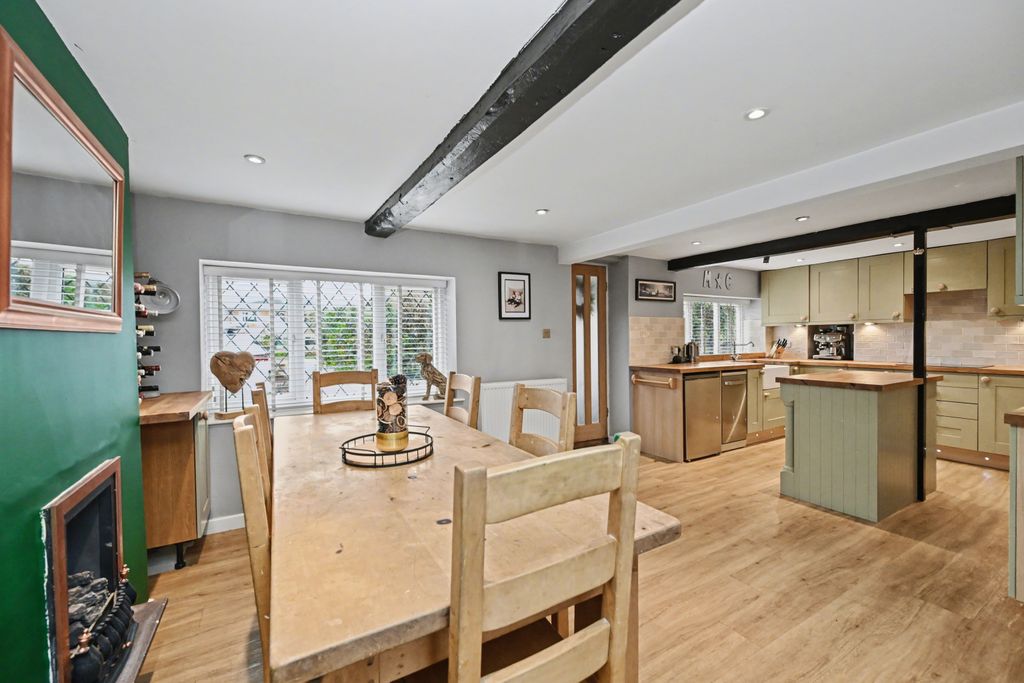 Property photo 3 of 21