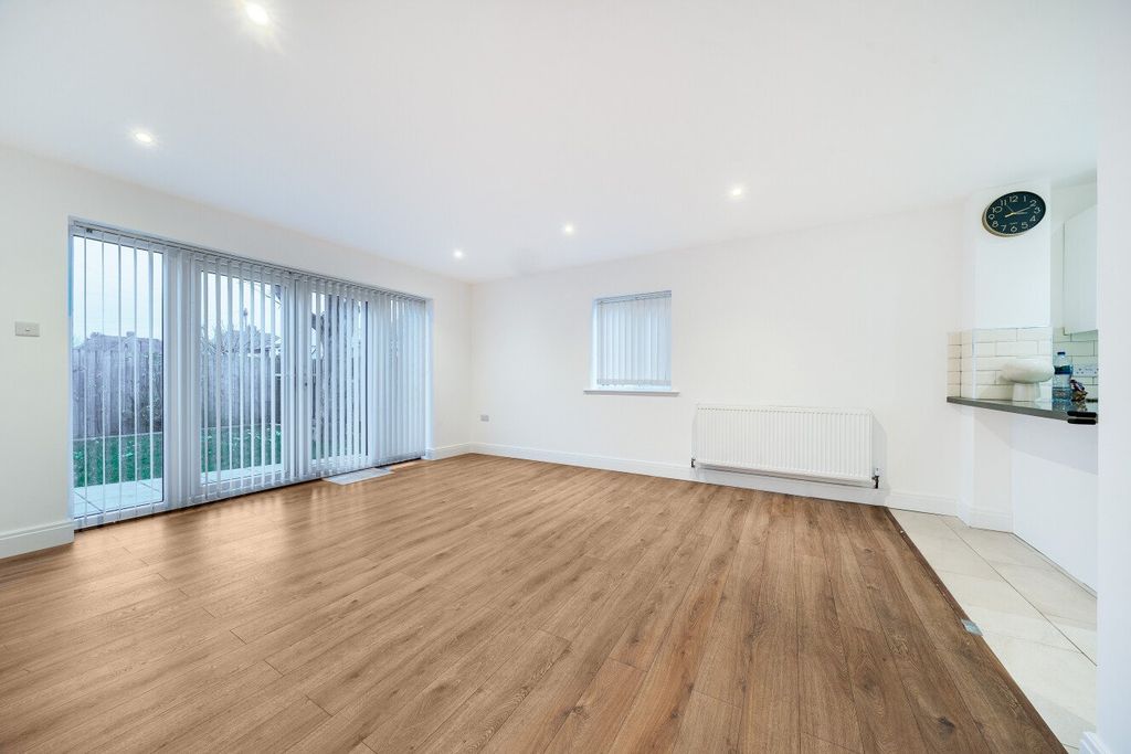 Property photo 2 of 13 Picture No. 26