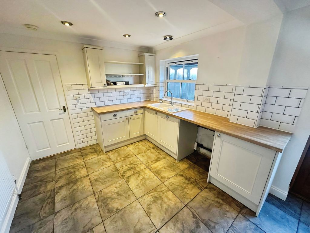 Property photo 3 of 22 Image