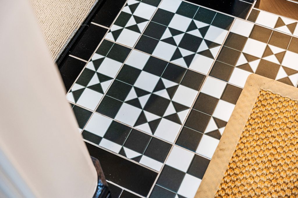 Property photo 3 of 37