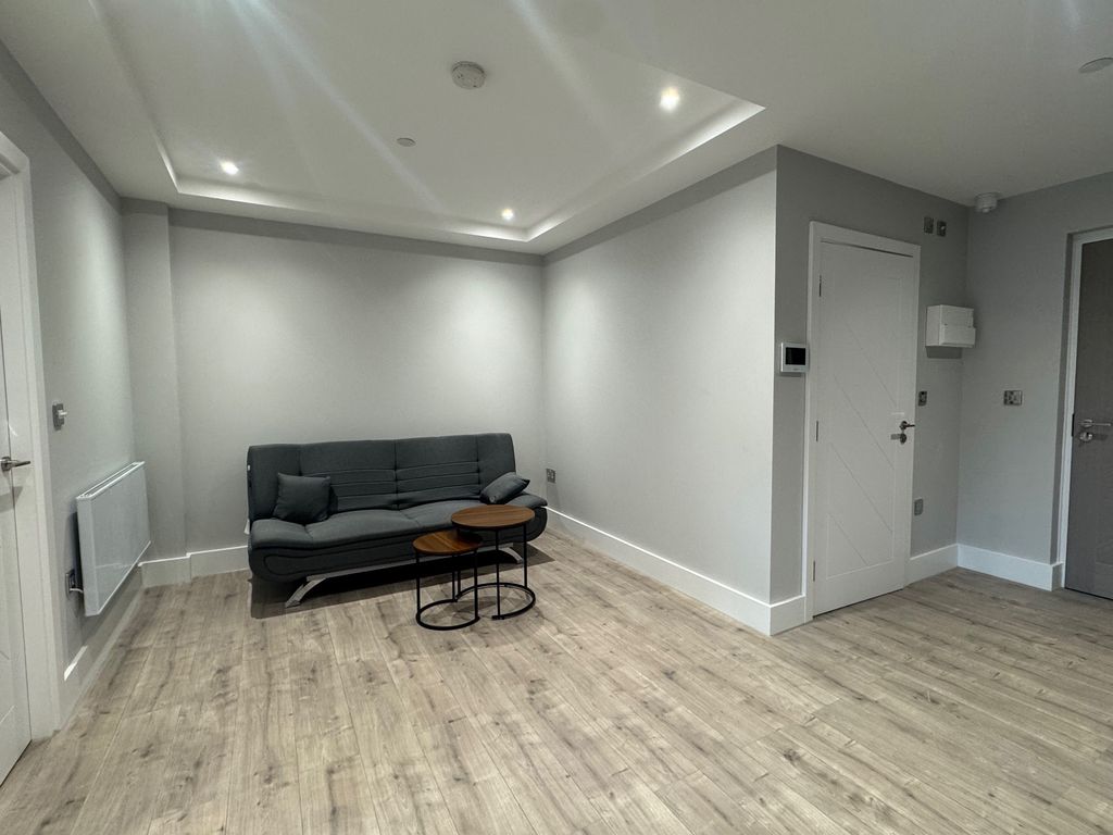 Property photo 3 of 16 Image