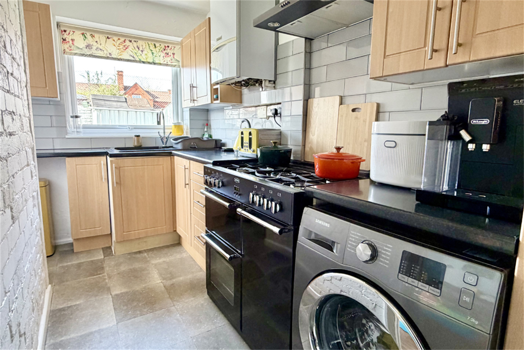 Property photo 2 of 27 (Main)