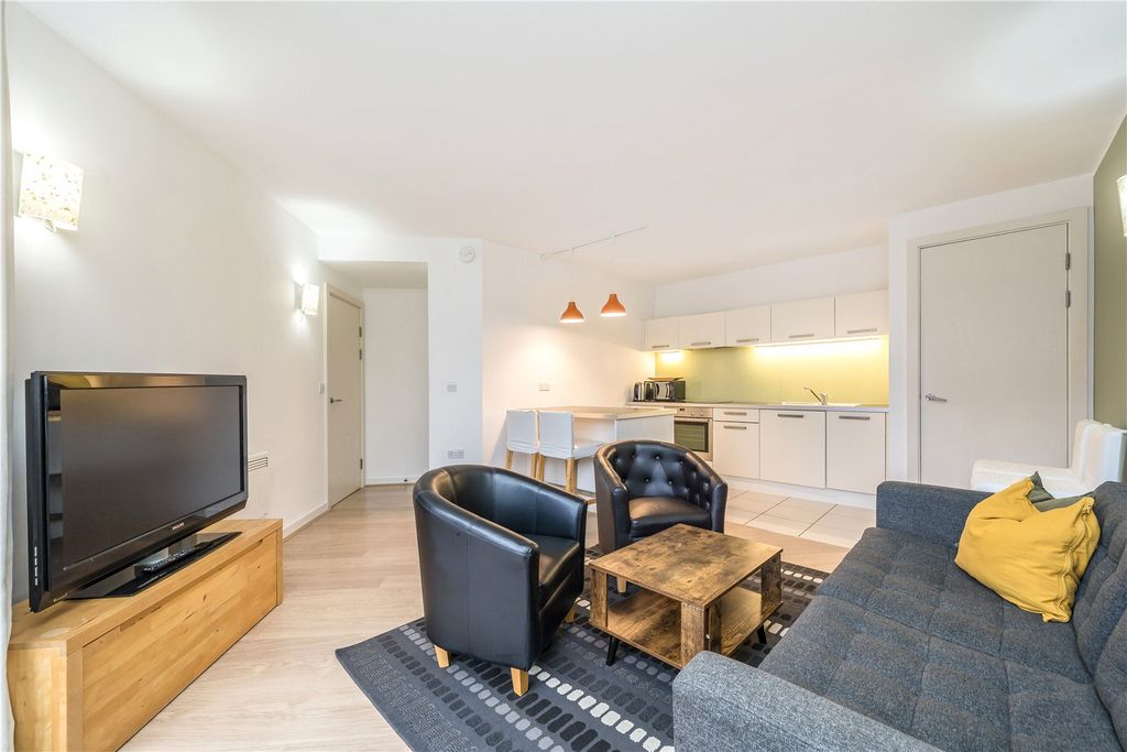 Property photo 2 of 7 Picture No. 11